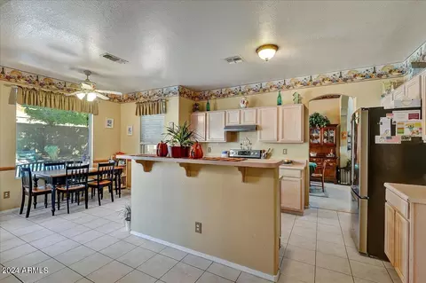 Kitchen - 1018 E Silverwood Dr, Phoenix, AZ 85048 photo 1 of 2
