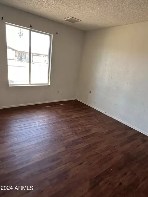 3924 W Paradise Dr, Phoenix, AZ 85029 photo 8