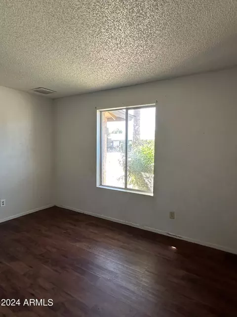 3924 W Paradise Dr, Phoenix, AZ 85029 photo 7