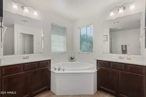 840 E Gary Ln, Phoenix, AZ 85042 photo 28