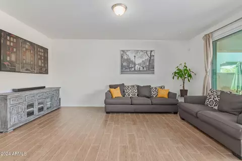 840 E Gary Ln, Phoenix, AZ 85042 photo 8