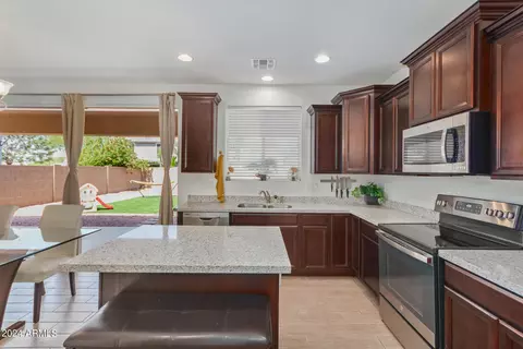 840 E Gary Ln, Phoenix, AZ 85042 photo 13