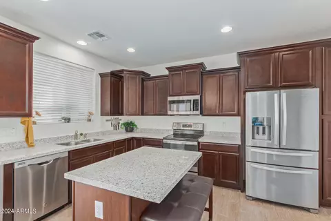 840 E Gary Ln, Phoenix, AZ 85042 photo 12