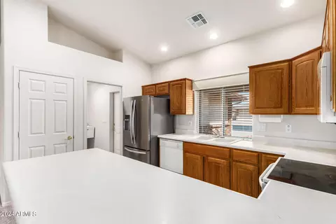 Kitchen - 11551 E Kilarea Ave, Mesa, AZ 85209 photo 4 of 4