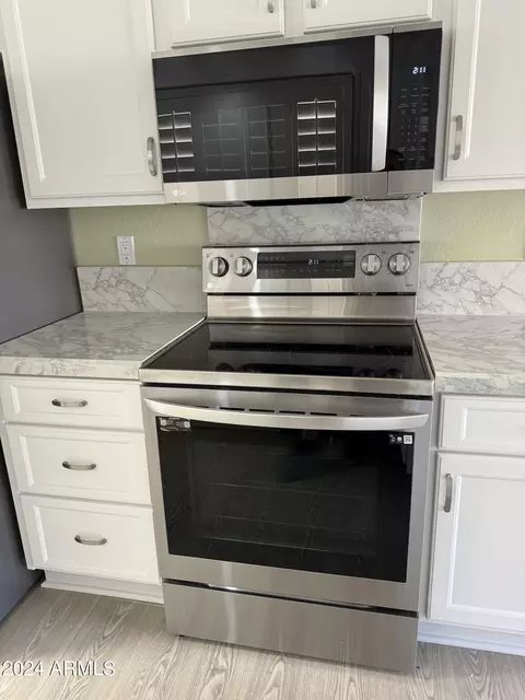 Kitchen - 7650 Edgewood Ave, Mesa, AZ 85208 photo 3 of 4
