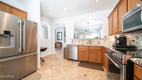 Kitchen - 3634 E Sundance Ave, Gilbert, AZ 85297 photo 4 of 4