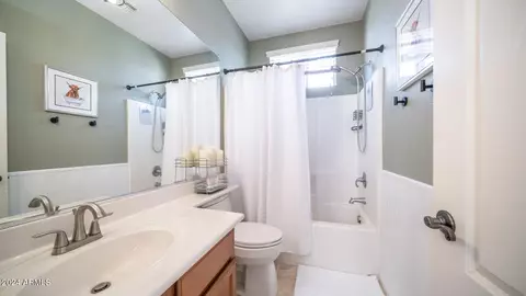 Bath - 3634 E Sundance Ave, Gilbert, AZ 85297 photo 2 of 4