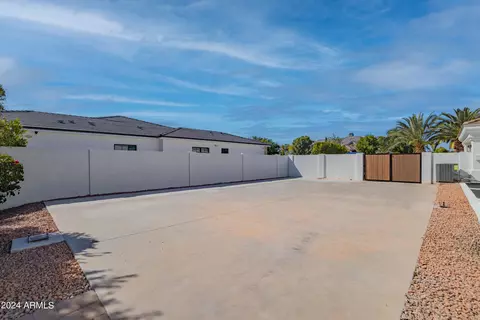 2071 E Coconino Ct, Gilbert, AZ 85298