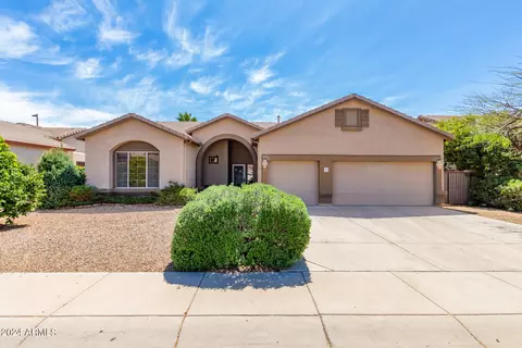 125 E Smoke Tree Rd, Gilbert, AZ 85296