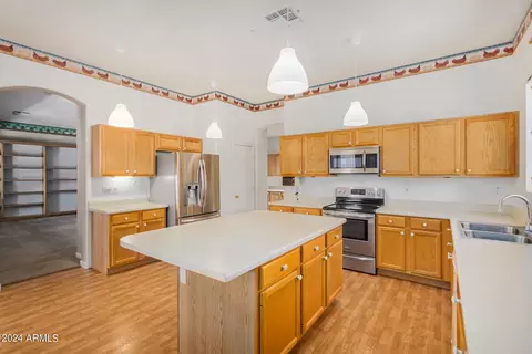 Kitchen - 125 E Smoke Tree Rd, Gilbert, AZ 85296 photo 3 of 4