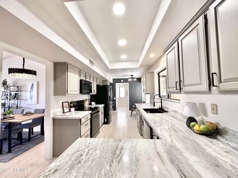 20822 N Desert Glen Dr, Sun City West, AZ 85375