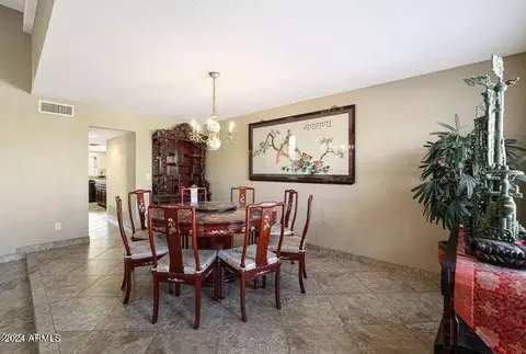 Dining - 901 E Beck Ln, Phoenix, AZ 85022 photo 1 of 2