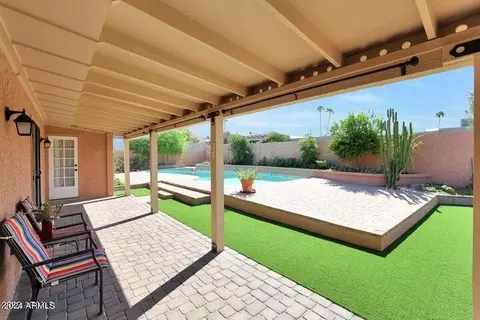 Exterior - 901 E Beck Ln, Phoenix, AZ 85022 photo 6 of 22