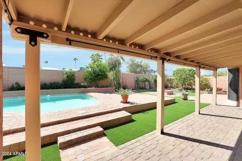 Exterior - 901 E Beck Ln, Phoenix, AZ 85022 photo 7 of 22