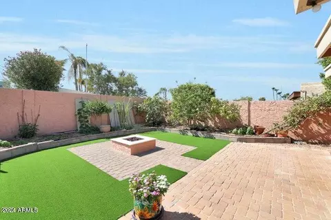 Exterior - 901 E Beck Ln, Phoenix, AZ 85022 photo 8 of 22