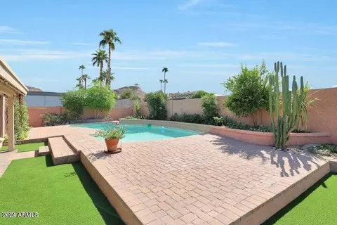 Exterior - 901 E Beck Ln, Phoenix, AZ 85022 photo 12 of 22