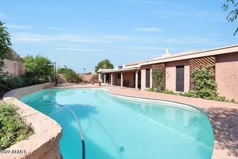 Exterior - 901 E Beck Ln, Phoenix, AZ 85022 photo 14 of 22