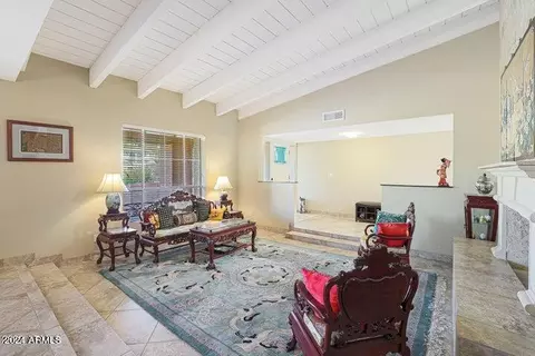 Living - 901 E Beck Ln, Phoenix, AZ 85022 photo 1 of 6