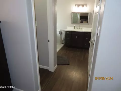 Bath - 701 S Oak St, Gilbert, AZ 85233 photo 1 of 18