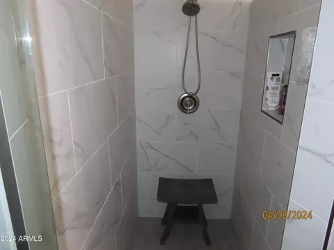 Bath - 701 S Oak St, Gilbert, AZ 85233 photo 4 of 18