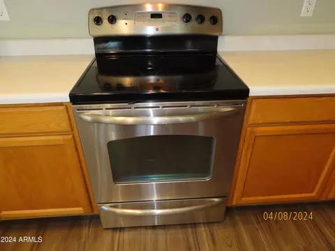 Kitchen - 701 S Oak St, Gilbert, AZ 85233 photo 8 of 10