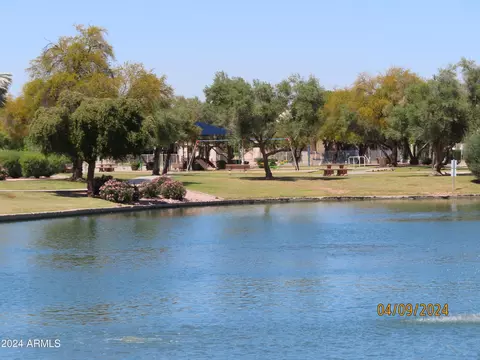 View/Area - 701 S Oak St, Gilbert, AZ 85233 photo 4 of 6