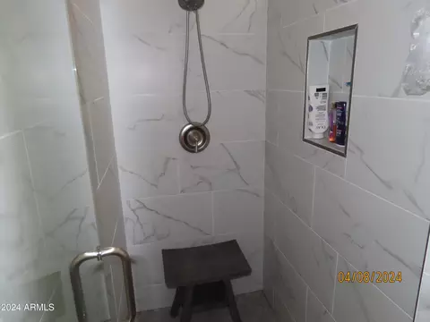 Bath - 701 S Oak St, Gilbert, AZ 85233 photo 6 of 18
