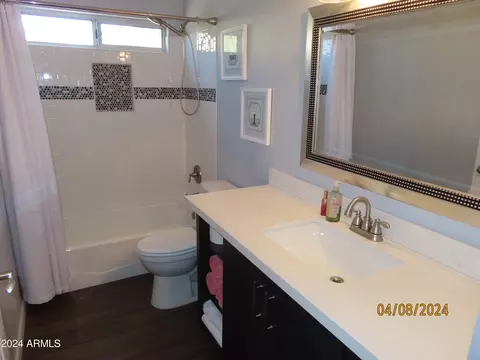 Bath - 701 S Oak St, Gilbert, AZ 85233 photo 10 of 18