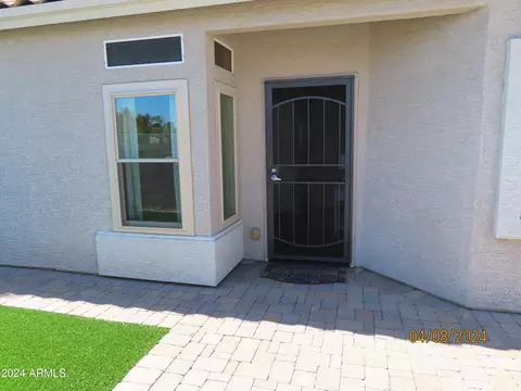 Exterior - 701 S Oak St, Gilbert, AZ 85233 photo 5 of 31