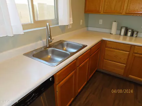 Kitchen - 701 S Oak St, Gilbert, AZ 85233 photo 6 of 10