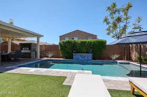 Exterior - 2333 E Mews Rd, Gilbert, AZ 85298 photo 10 of 11
