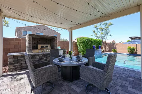 Exterior - 2333 E Mews Rd, Gilbert, AZ 85298 photo 9 of 11