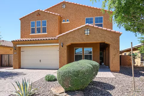 Exterior - 2333 E Mews Rd, Gilbert, AZ 85298 photo 3 of 11
