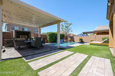 Exterior - 2333 E Mews Rd, Gilbert, AZ 85298 photo 7 of 11