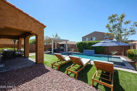 Exterior - 2333 E Mews Rd, Gilbert, AZ 85298 photo 5 of 11