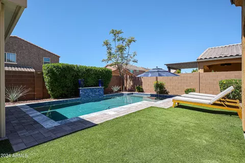 Exterior - 2333 E Mews Rd, Gilbert, AZ 85298 photo 6 of 11