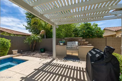 Exterior - 6563 S Legend Ct, Gilbert, AZ 85298 photo 11 of 28