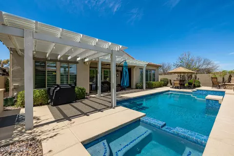 Exterior - 6563 S Legend Ct, Gilbert, AZ 85298 photo 2 of 28