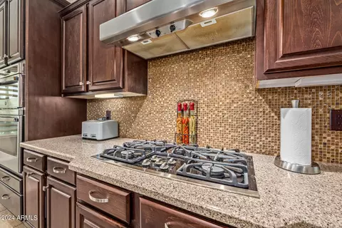 Kitchen - 6563 S Legend Ct, Gilbert, AZ 85298 photo 4 of 5