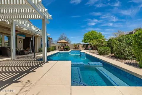 Exterior - 6563 S Legend Ct, Gilbert, AZ 85298 photo 10 of 28