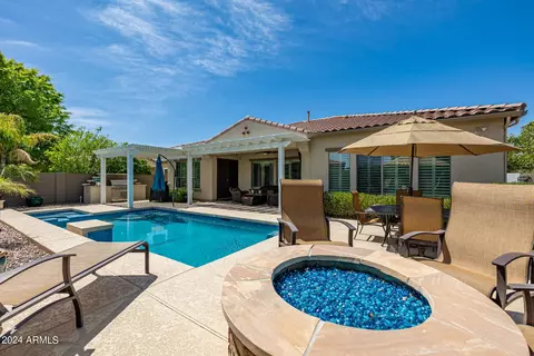 6563 S Legend Ct, Gilbert, AZ 85298