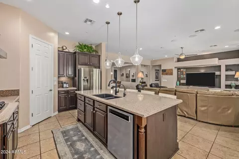Kitchen - 6563 S Legend Ct, Gilbert, AZ 85298 photo 5 of 5