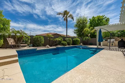 Exterior - 6563 S Legend Ct, Gilbert, AZ 85298 photo 8 of 28