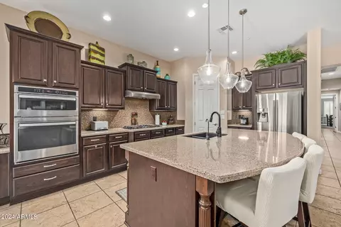Kitchen - 6563 S Legend Ct, Gilbert, AZ 85298 photo 2 of 5