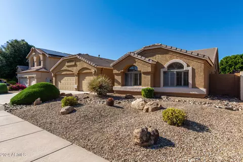 Exterior - 904 E Constitution Dr, Gilbert, AZ 85296 photo 6 of 14