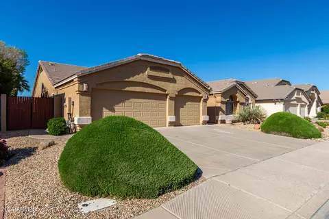 Exterior - 904 E Constitution Dr, Gilbert, AZ 85296 photo 4 of 14