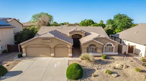 Exterior - 904 E Constitution Dr, Gilbert, AZ 85296 photo 3 of 14