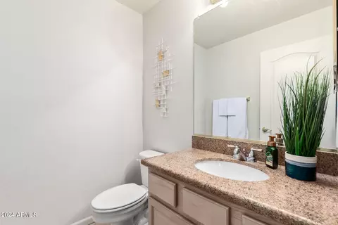 Bath - 904 E Constitution Dr, Gilbert, AZ 85296 photo 1 of 5
