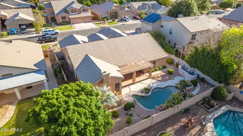 View/Area - 904 E Constitution Dr, Gilbert, AZ 85296 photo 3 of 4