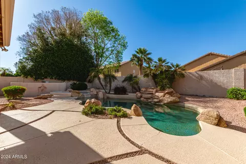 Exterior - 904 E Constitution Dr, Gilbert, AZ 85296 photo 11 of 14